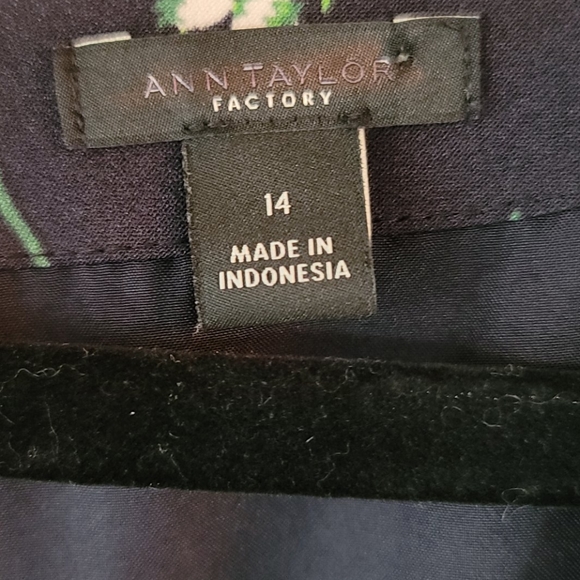 Ann Taylor factory floral print jumpsuit, size 14 - Picture 6 of 11